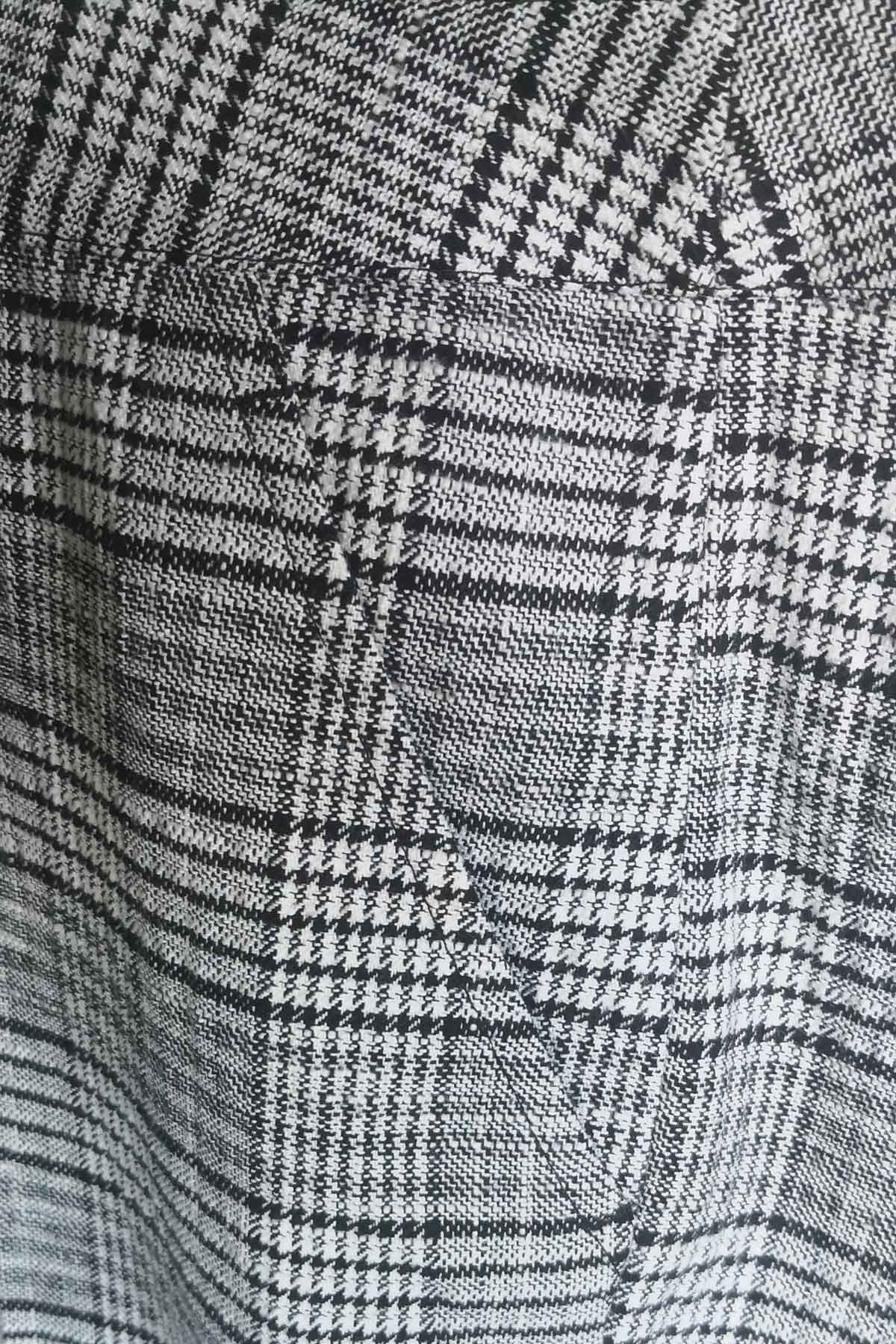 Панталон тип цигара в светлосиво каре