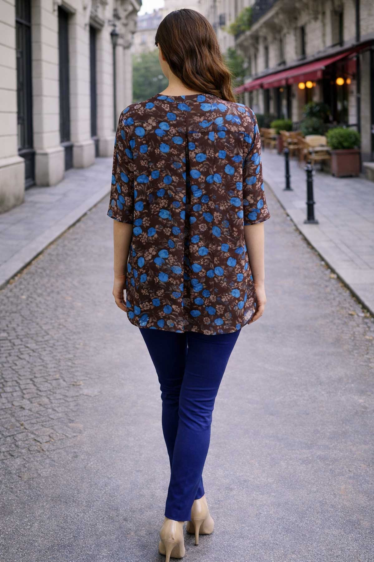 Дамска шифонена риза в кафяво със син флорален принт