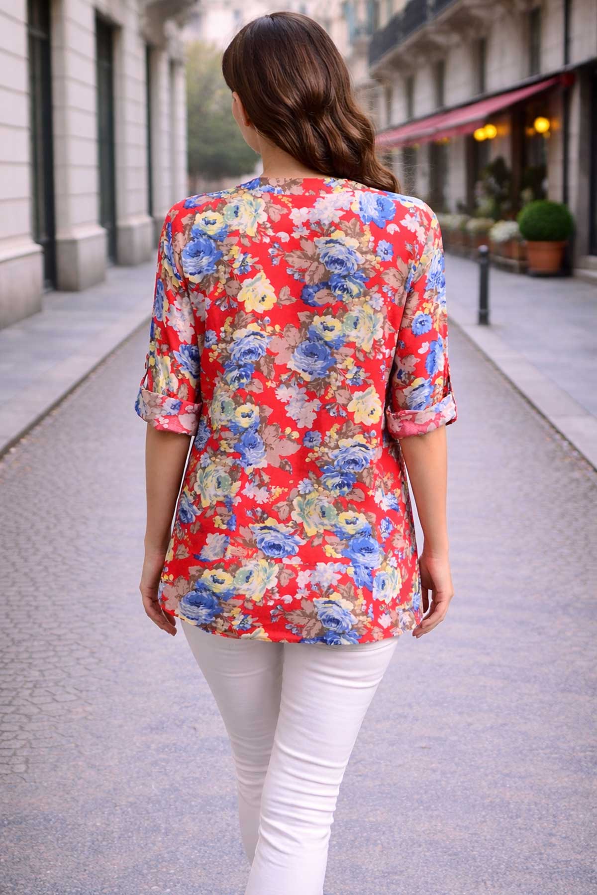 Дамска червена флорална риза с рози