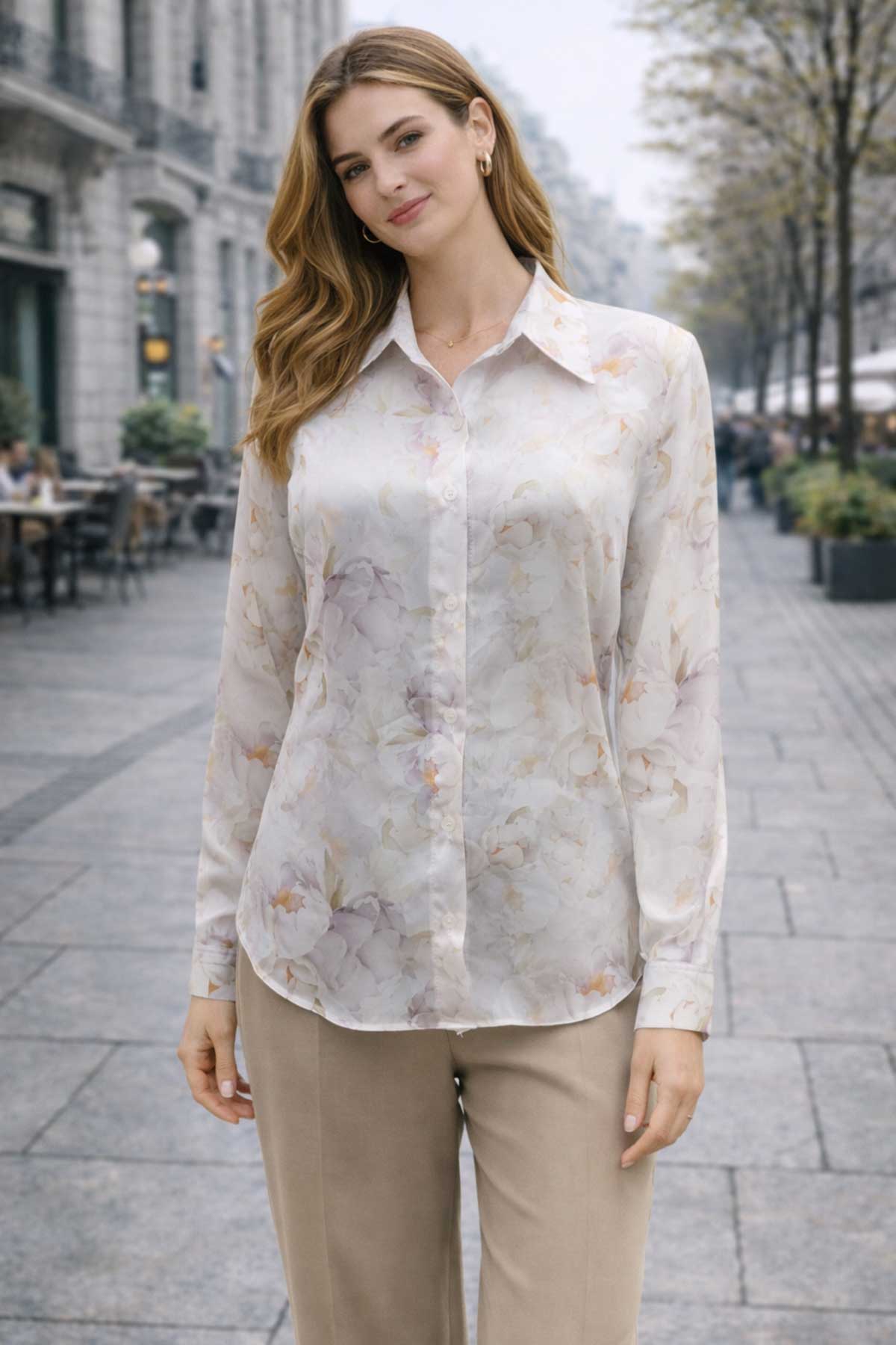 Сатенена риза с нежен флорален принт