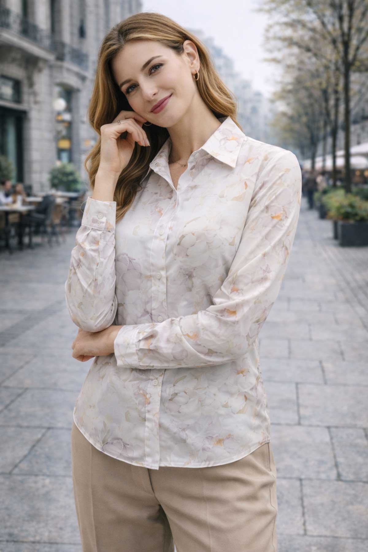 Сатенена риза с нежен флорален принт