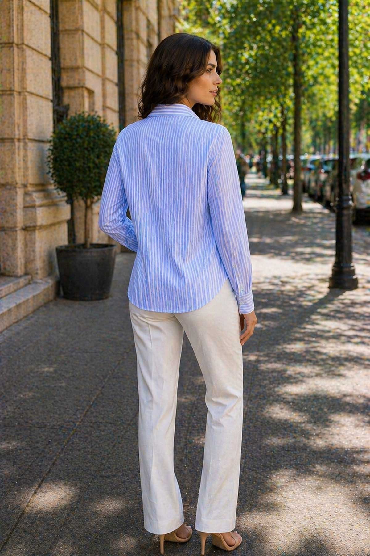 Класическа риза на светлосиньо райе