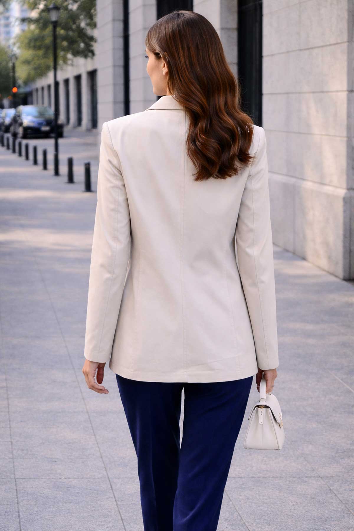 Сако в екрю без хастар с класическа линия