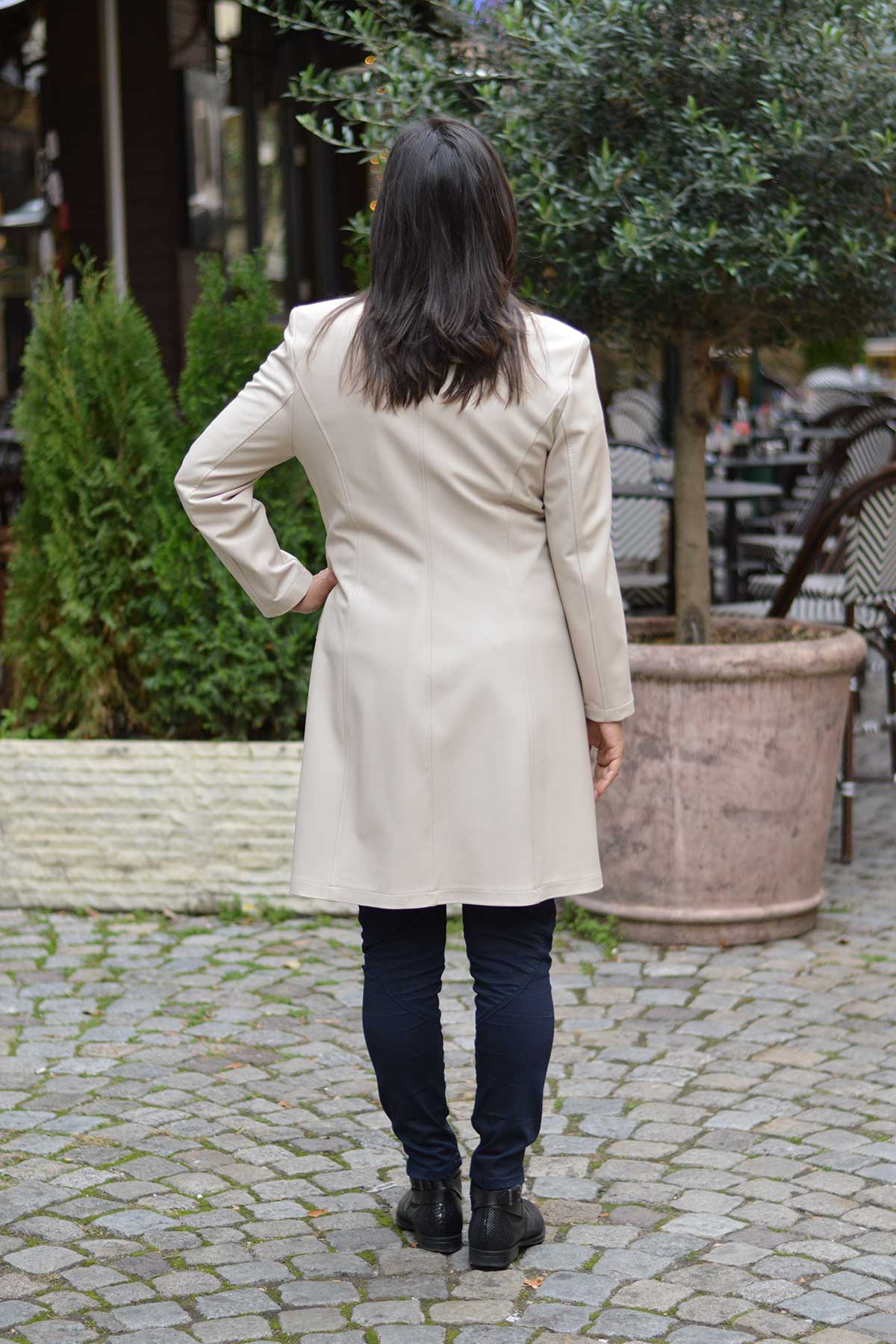 Манто в екрю от еко кожа | Вили Стил Манто в екрю от еко кожа