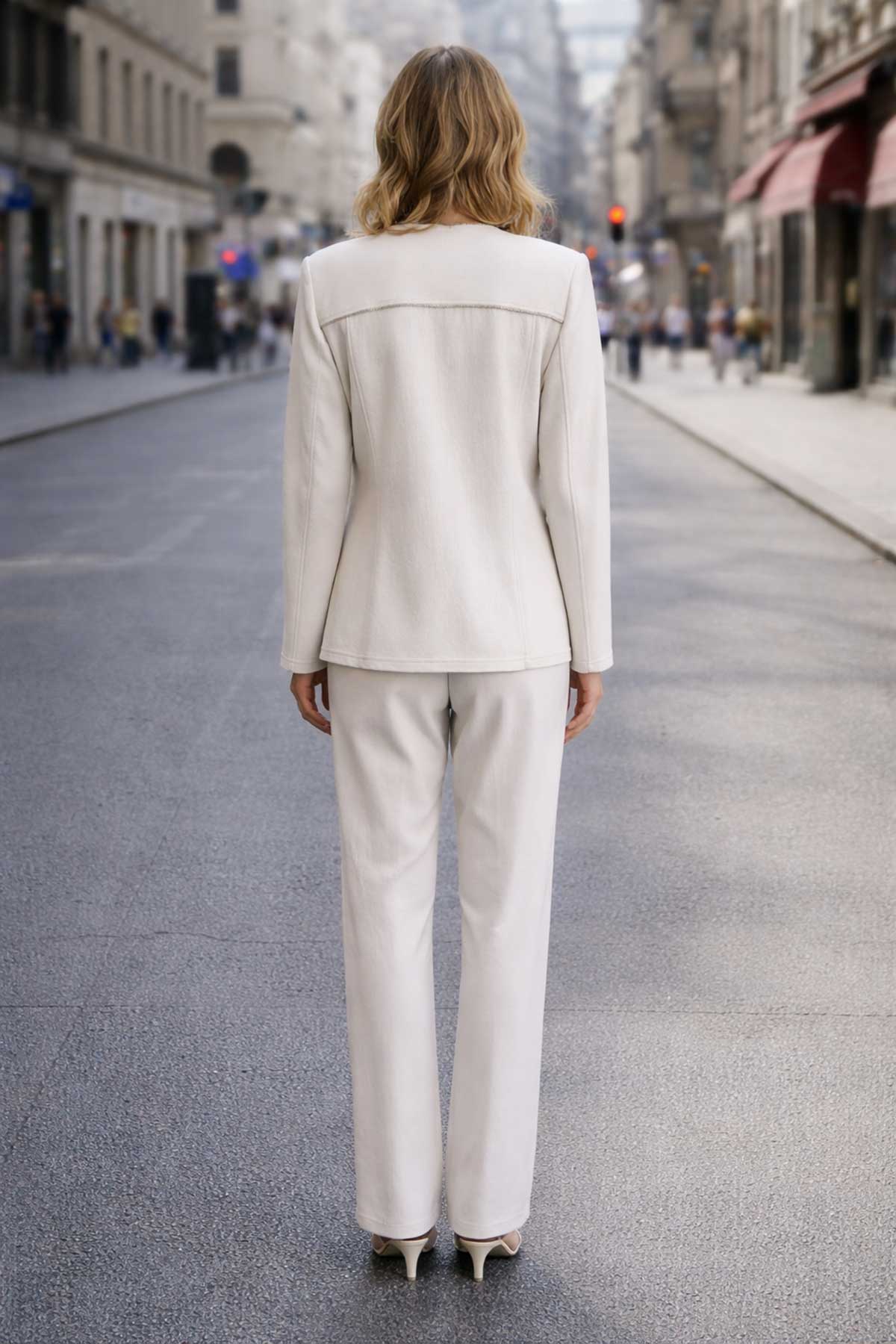 Дамско елегантно яке в екрю с декоративни ширити