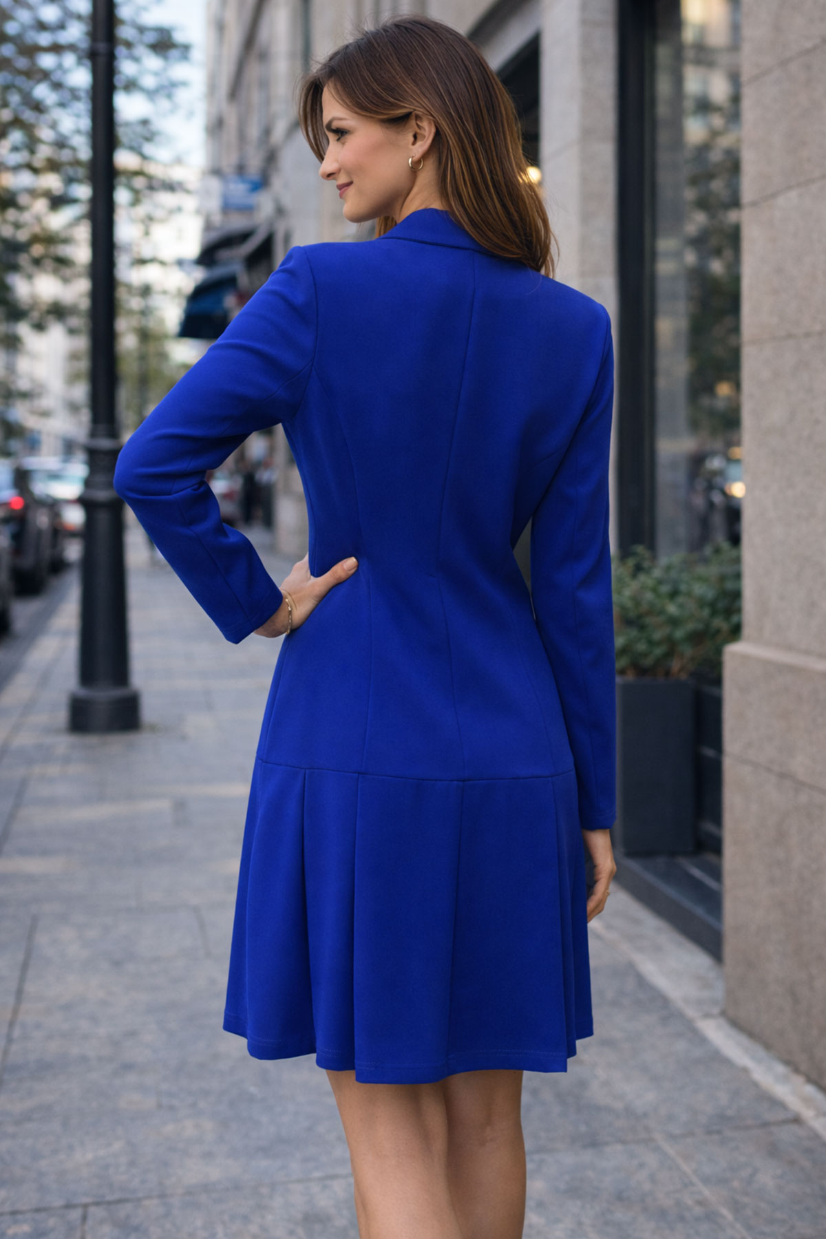 Рокля-сако в кралско синьо с плисета