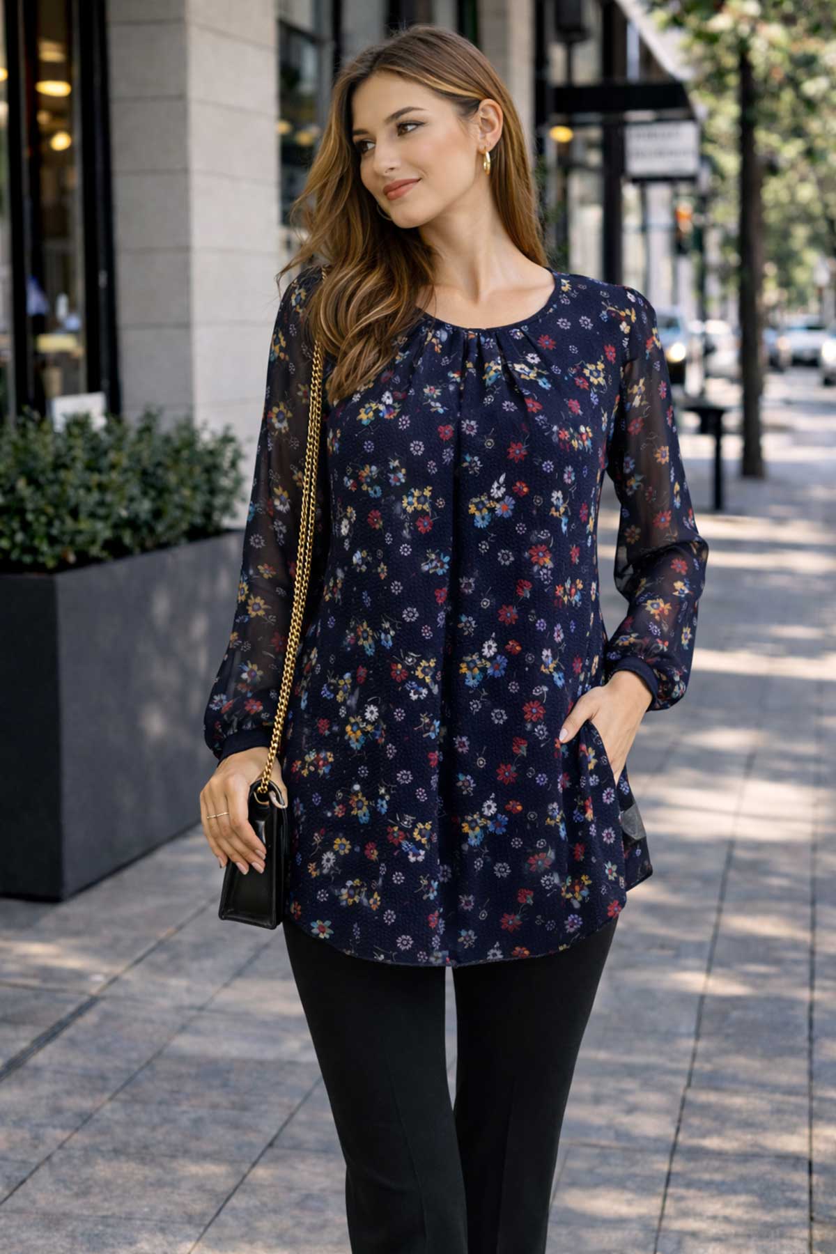 Тъмносиня туника с флорален принт